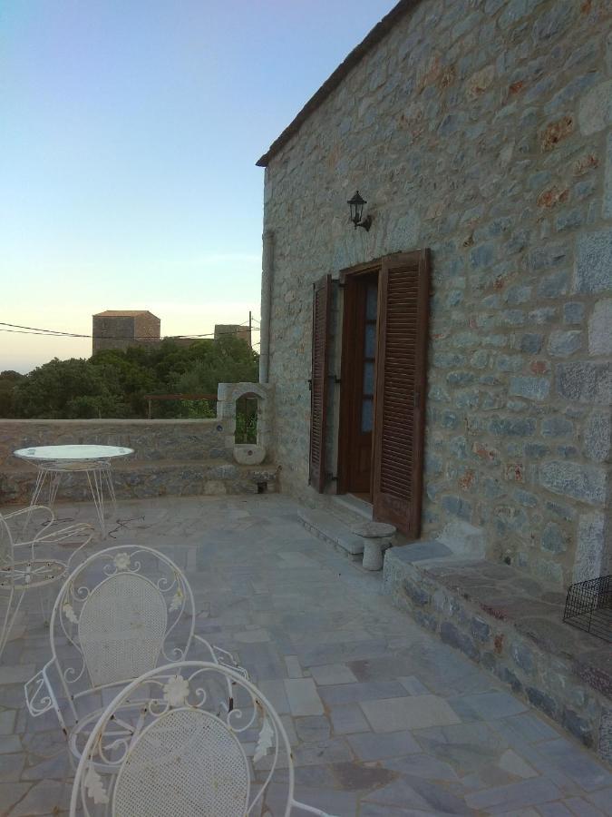 γαλήνη στα πιο άγρια τοπία της μάνης